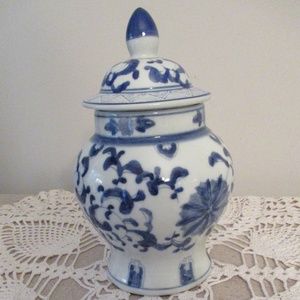 Chinese blue & white Porcelain Prunusor